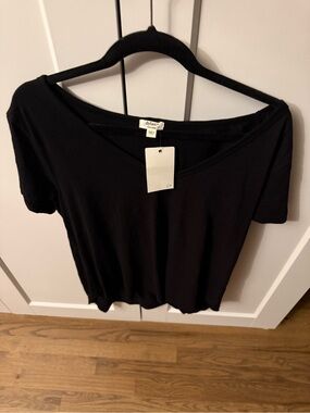 dylan Black Short Sleeve V-Neck Women's Top